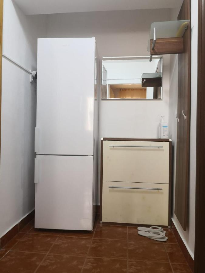 Apartament Cu Doua Camere Тыргу-Жиу Экстерьер фото