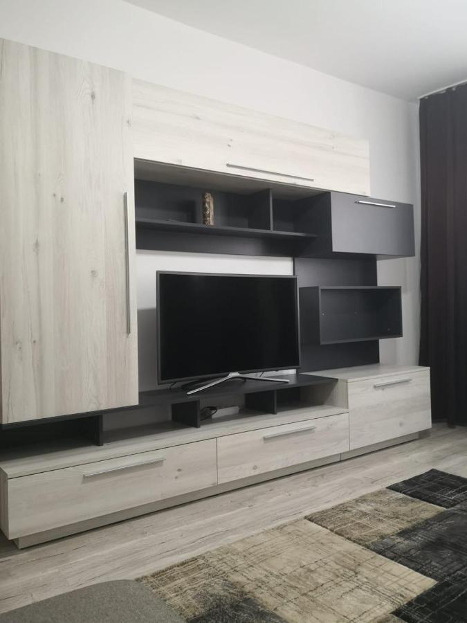 Apartament Cu Doua Camere Тыргу-Жиу Экстерьер фото
