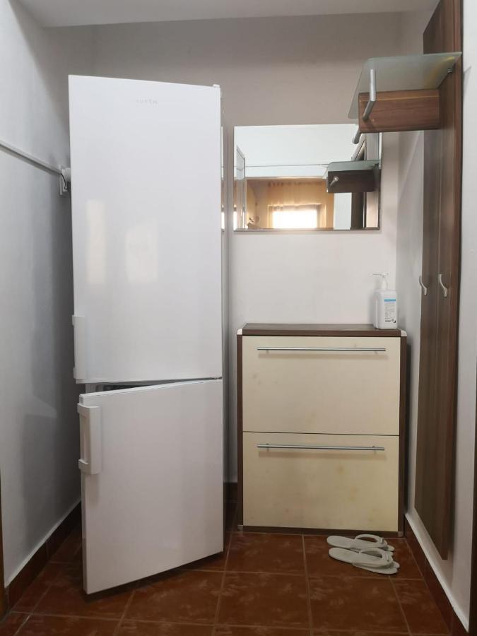 Apartament Cu Doua Camere Тыргу-Жиу Экстерьер фото