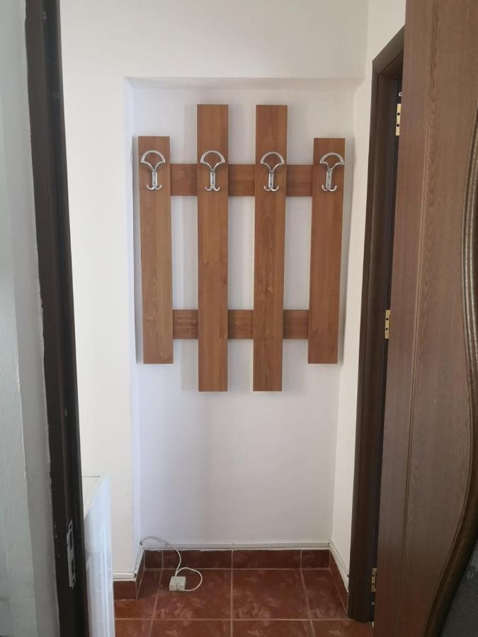 Apartament Cu Doua Camere Тыргу-Жиу Экстерьер фото